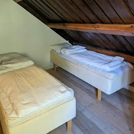 Large House With Private Dock In Blindleia
