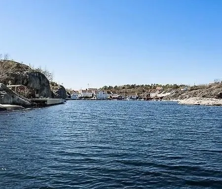 Large House With Private Dock In Blindleia